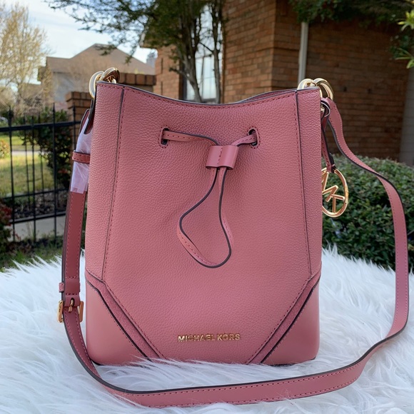 michael kors nicole bucket bag